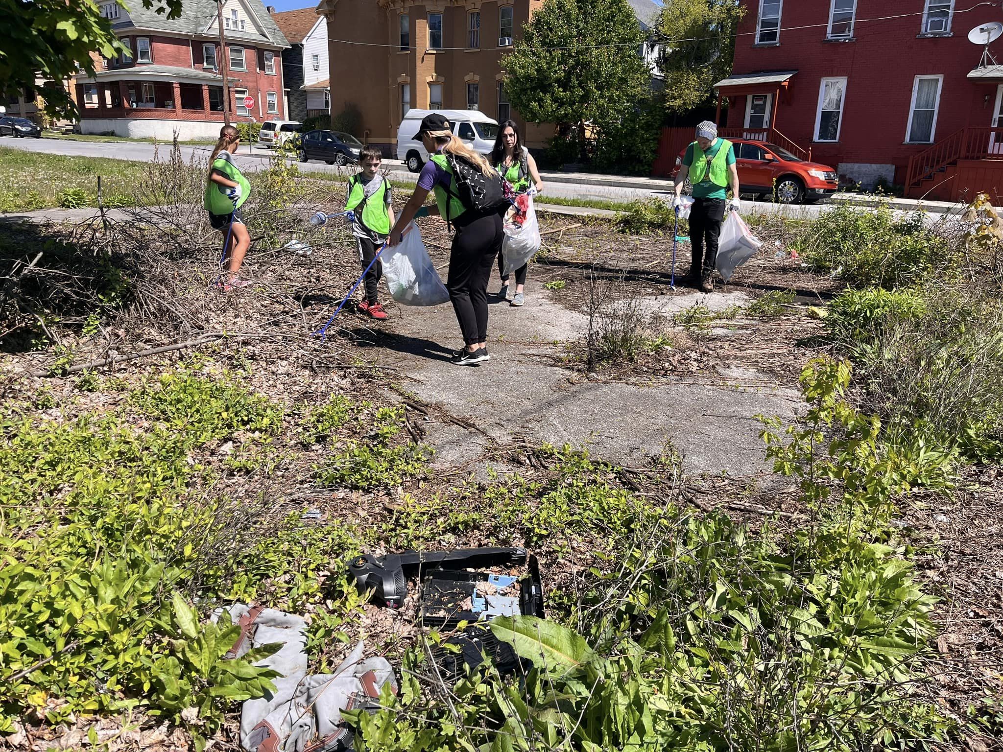 Redd Up Altoona cleanup photo